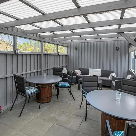 2 Bedroom In *